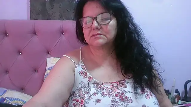 Snapshot of kassandra02 chatting on 07/06/26, 03:25 kassandra02 online show from 07/06/26, 03:25