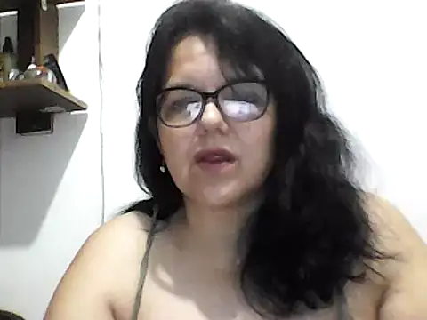 Snapshot of kassandra02 chatting on 02/19/25, 02:01 kassandra02 online show from 02/19/25, 02:01