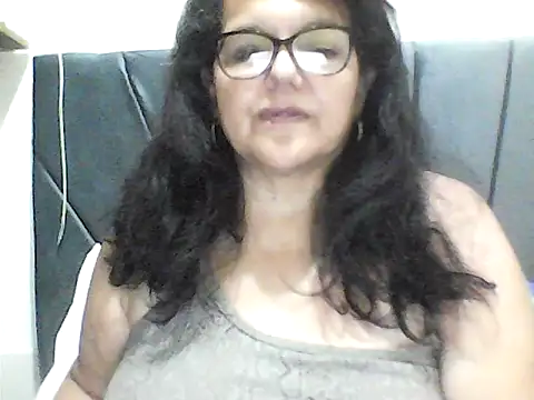 Snapshot of kassandra02 chatting on 09/26/25, 03:57 kassandra02 online show from 09/26/25, 03:57
