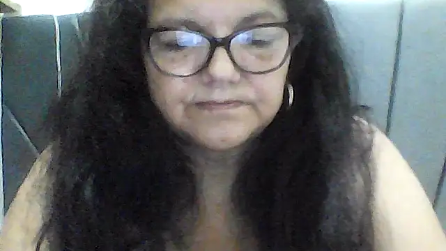 Snapshot of kassandra02 chatting on 10/13/25, 03:46 kassandra02 online show from 10/13/25, 03:46