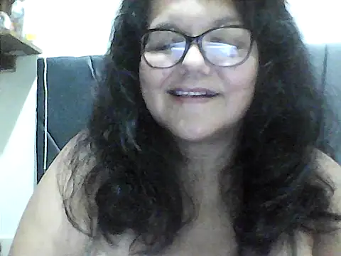 Snapshot of kassandra02 chatting on 10/04/25, 03:19 kassandra02 online show from 10/04/25, 03:19