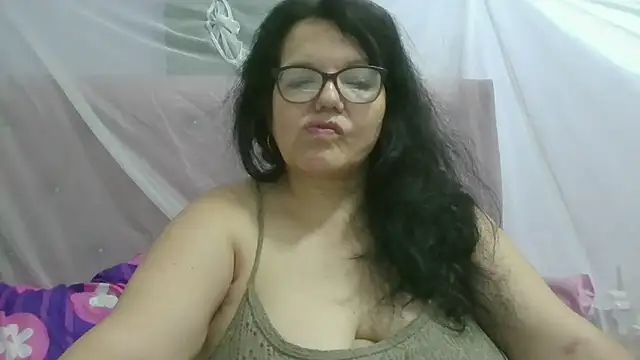 Snapshot of kassandra02 chatting on 07/17/26, 02:09 kassandra02 online show from 07/17/26, 02:09