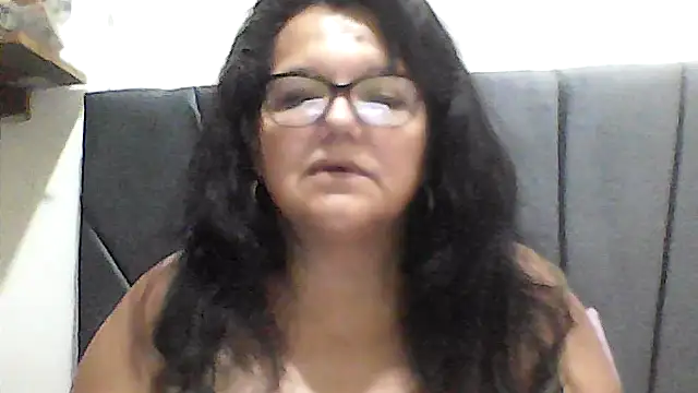 Snapshot of kassandra02 chatting on 09/30/25, 02:39 kassandra02 online show from 09/30/25, 02:39