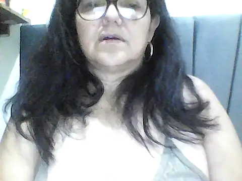 Snapshot of kassandra02 chatting on 10/13/25, 03:41 kassandra02 online show from 10/13/25, 03:41