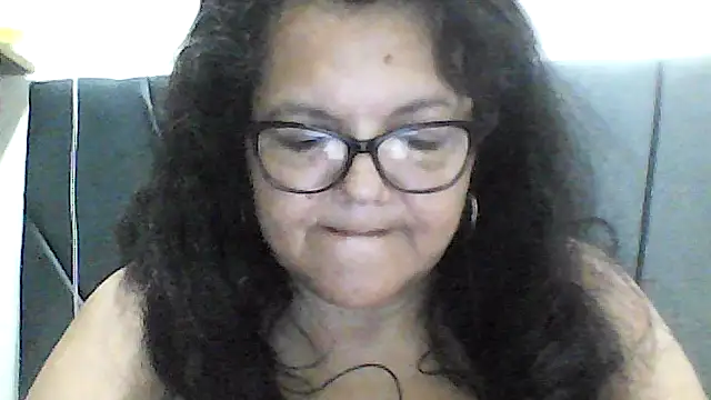 Snapshot of kassandra02 chatting on 09/30/25, 02:45 kassandra02 online show from 09/30/25, 02:45