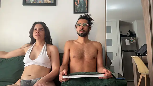 Redfloweer1 online show from 10/22/25, 01:21