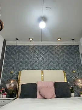 NaiomyLanes online show from 03/30/26, 11:44