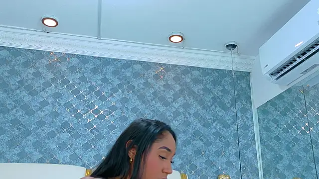 NaiomyLanes online show from 03/31/26, 01:35