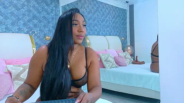 NaiomyLanes online show from 04/16/26, 01:23