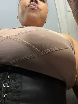 NaiomyLanes online show from 03/06/26, 12:00