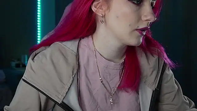 Snapshot of joyhannahh chatting on 12/17/25, 06:46 joyhannahh online show from 12/17/25, 06:46