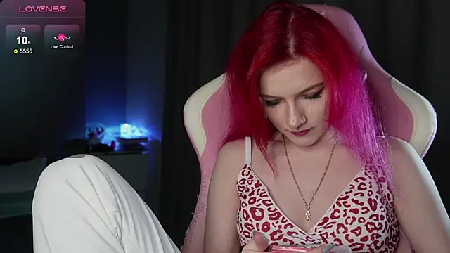 Snapshot of joyhannahh chatting on 11/24/25, 03:12 joyhannahh online show from 11/24/25, 03:12