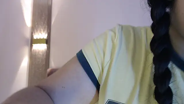 Snapshot of AgathaLynx chatting on 03/04/25, 11:40 AgathaLynx online show from 03/04/25, 11:40