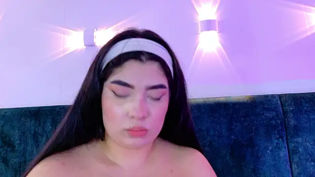 AgathaLynx online show from 02/05/26, 10:44