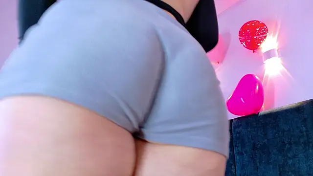 AgathaLynx online show from 02/16/26, 10:47