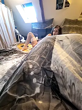 LoLa-69-X online show from 11/04/25, 10:19