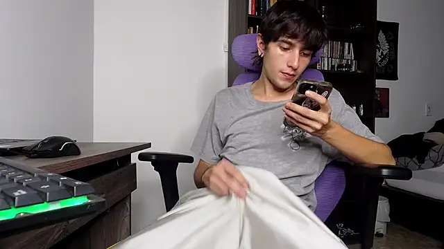 alex connorr online show from 11/07/25, 03:33