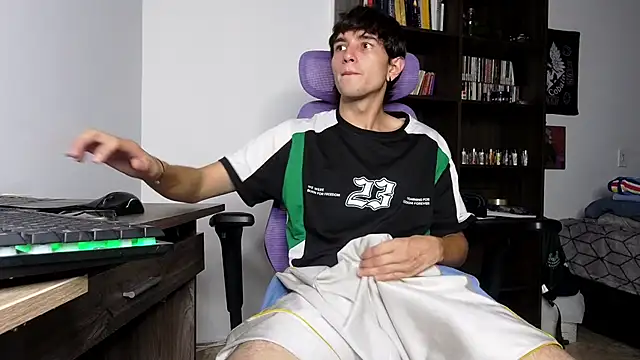 alex connorr online show from 11/08/25, 10:57