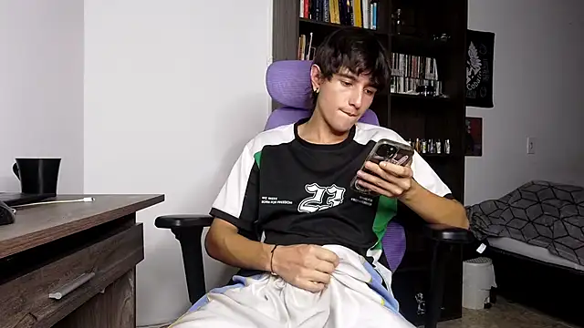 alex connorr online show from 11/02/25, 10:59