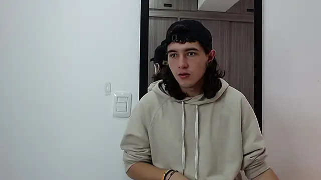 alex connorr online show from 02/10/25, 02:26