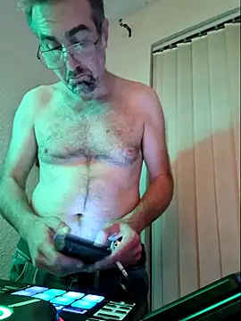 Snapshot of bibananaman chatting on 10/02/25, 02:04 bibananaman online show from 10/02/25, 02:04