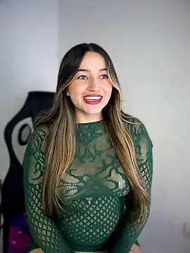 Snapshot of Sophie_spencer1 chatting on 06/19/26, 03:56 Sophie spencer1 online show from 06/19/26, 03:56