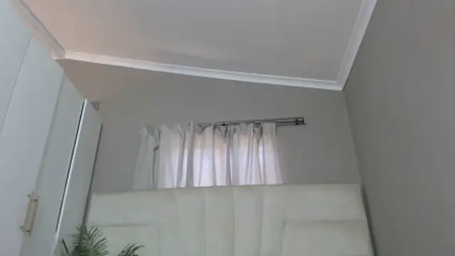 naughtyblackdolie online show from 04/06/26, 08:15