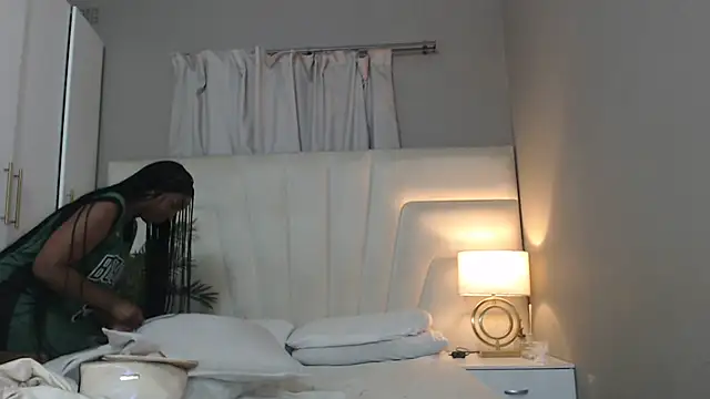 naughtyblackdolie online show from 10/25/25, 10:21