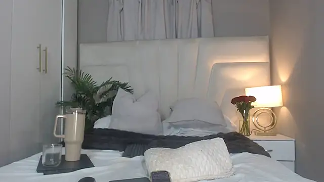 naughtyblackdolie online show from 02/15/26, 09:25