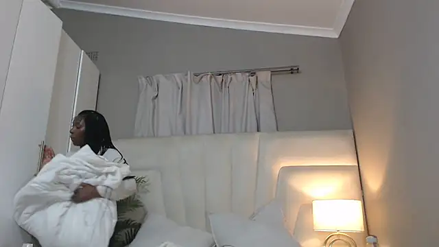 naughtyblackdolie online show from 10/04/25, 03:52