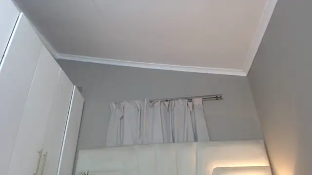 naughtyblackdolie online show from 04/12/26, 07:06