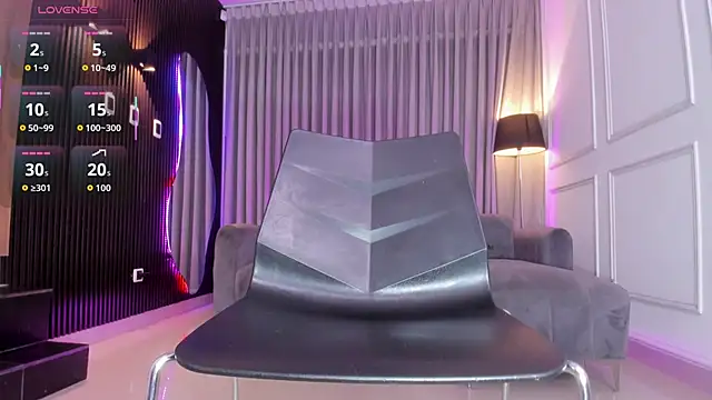 Anna parkker  online show from 10/27/25, 07:15