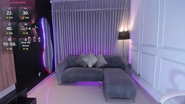 Anna parkker  online show from 10/21/25, 07:02