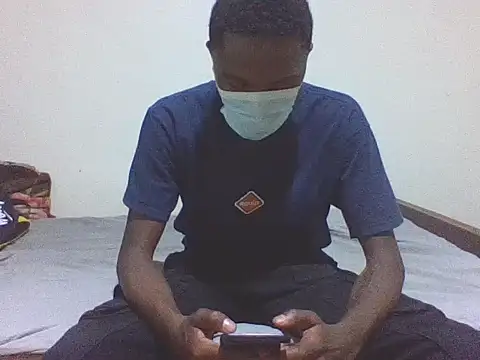 Snapshot of hot_ebonys1 chatting on 12/18/25, 01:04 hot ebonys1 online show from 12/18/25, 01:04