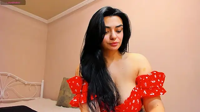 Snapshot of _cleopattra_ chatting on 12/17/24, 07:48 cleopattra online show from 12/17/24, 07:48