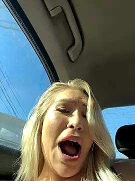 DreamPussyy online show from 10/25/25, 05:39