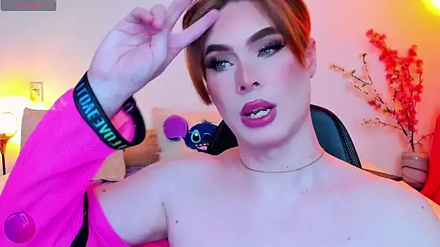 Snapshot of mike_blossom chatting on 10/07/25, 02:18 mike blossom online show from 10/07/25, 02:18