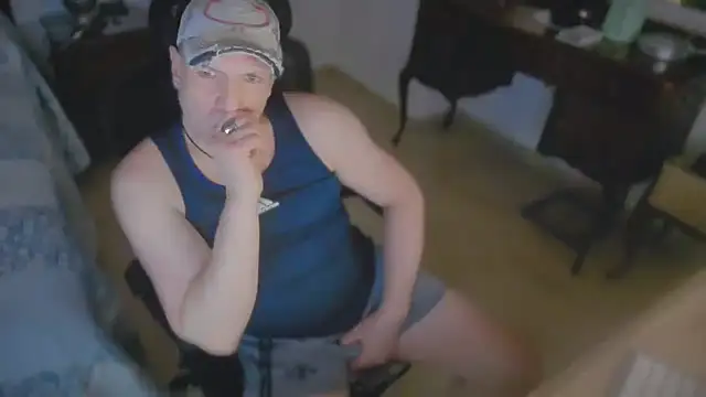Snapshot of slzypvtpig chatting on 05/18/26, 04:51 slzypvtpig online show from 05/18/26, 04:51