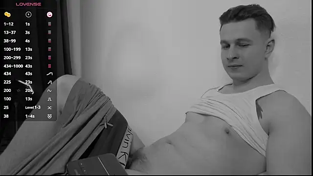 Snapshot of charlie_smiley chatting on 01/23/25, 01:41 charlie smiley online show from 01/23/25, 01:41