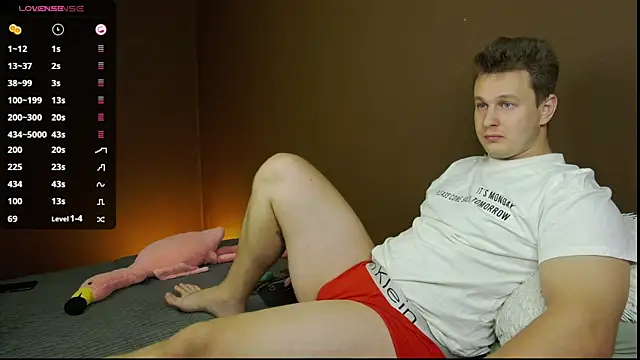 Snapshot of charlie_smiley chatting on 09/16/25, 04:24 charlie smiley online show from 09/16/25, 04:24