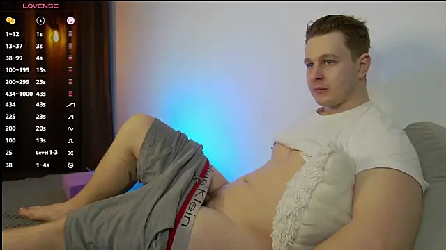 Snapshot of charlie_smiley chatting on 02/20/25, 04:50 charlie smiley online show from 02/20/25, 04:50