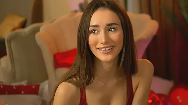 Snapshot of EmilyRaymont chatting on 03/12/25, 10:39 EmilyRaymont online show from 03/12/25, 10:39