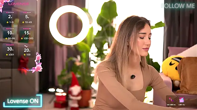 Snapshot of EmilyRaymont chatting on 12/18/25, 11:25 EmilyRaymont online show from 12/18/25, 11:25