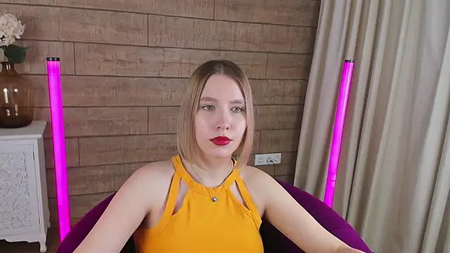 Snapshot of LiliLinn chatting on 03/15/25, 02:12 LiliLinn online show from 03/15/25, 02:12