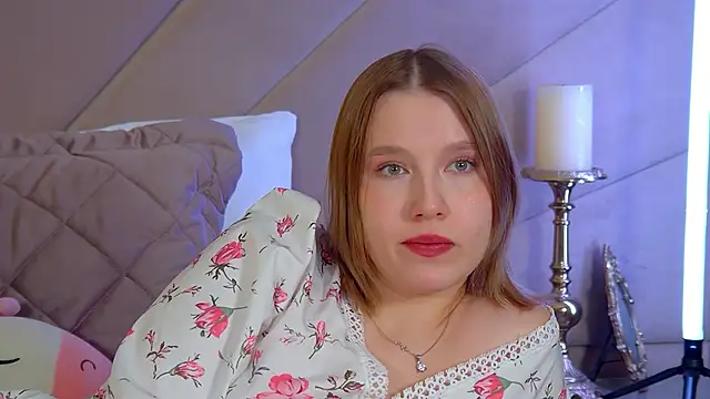 LiliLinn online show from 12/16/25, 06:39