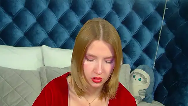 LiliLinn online show from 01/17/26, 04:49