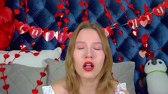 LiliLinn online show from 02/16/26, 04:44