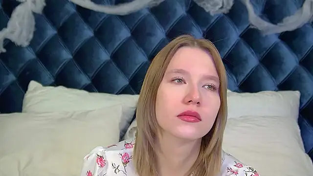 LiliLinn online show from 11/03/25, 04:39