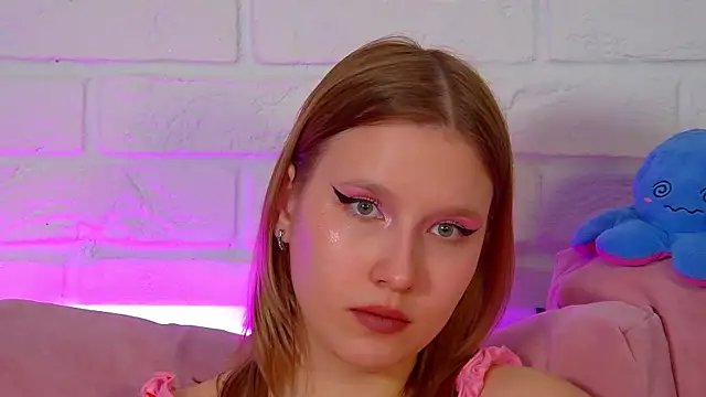 LiliLinn online show from 05/16/26, 10:36