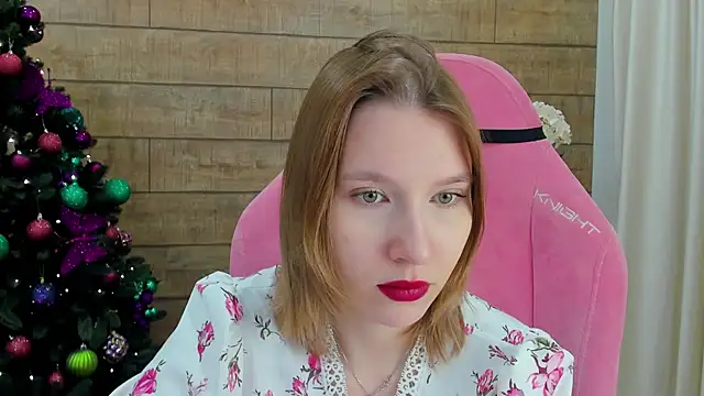 LiliLinn online show from 12/22/25, 04:34